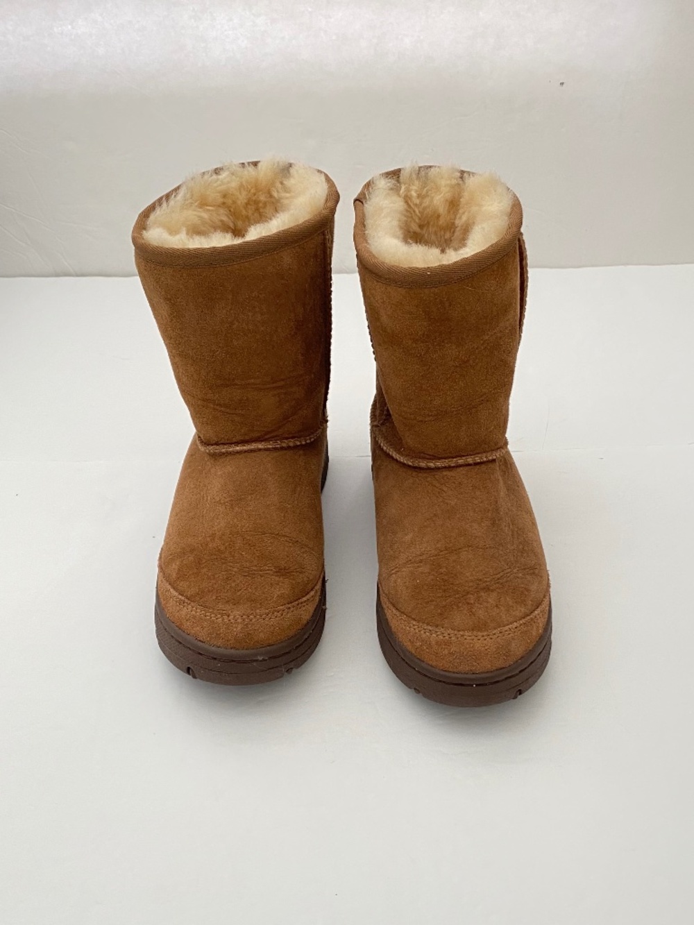 Authentic UGG Boots Ultimate Short Size: 4